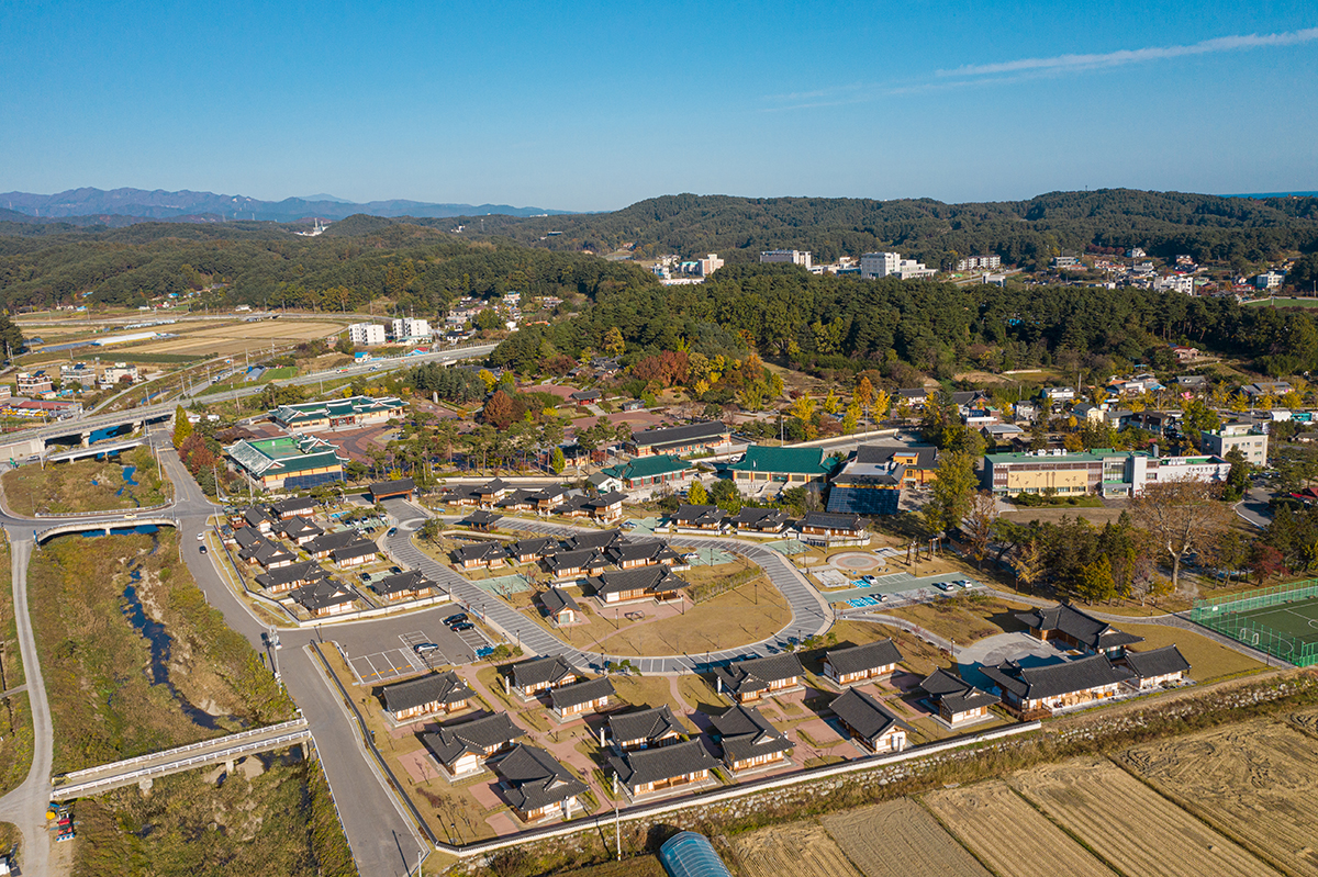 首爾近郊一日遊2024｜韓國江陵市追星景點BTS巴士站、注文津海邊韓劇鬼怪拍攝地、雪嶽山賞楓+韓屋體驗、江陵平昌Alpensia滑雪+教學｜Tripbaa趣吧 @GINA環球旅行生活