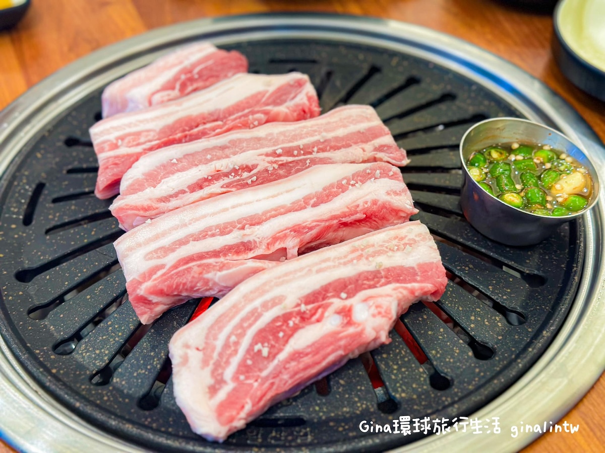 釜山烤肉推薦2024｜中區中央站濟州島烤肉 小區會館 @GINA環球旅行生活