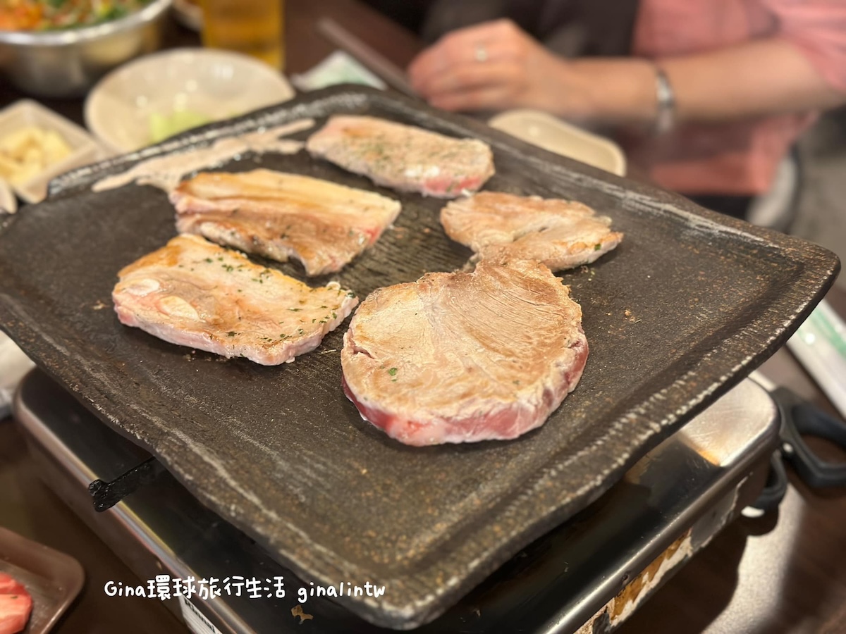 首爾新村平價烤肉推薦2024｜心動三層肉 설레임삼겹살 @GINA環球旅行生活