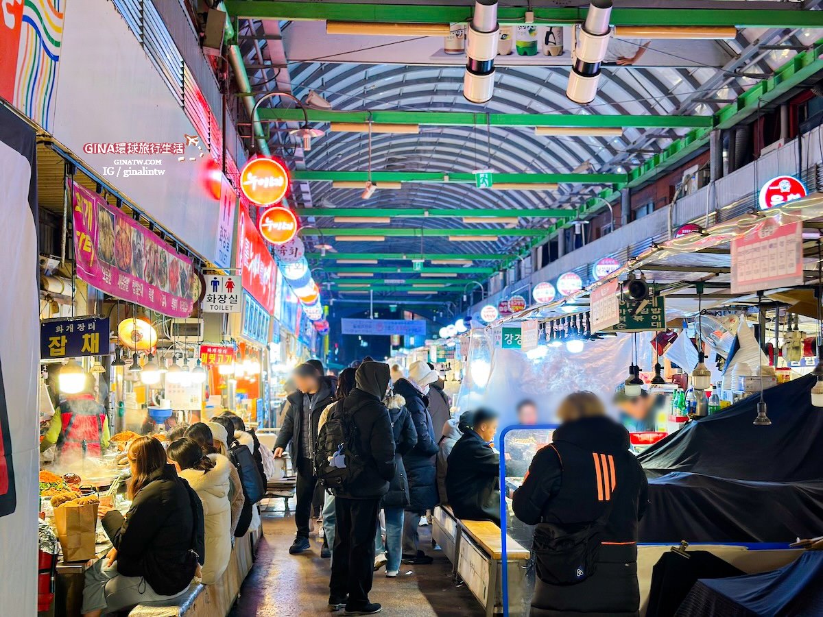 【廣藏市場攻略2025】首爾廣藏市場韓國小吃美食、買韓國棉被價格、韓國小菜打包回台、生牛肉飯捲、糯米麻花捲 @GINA環球旅行生活 【廣藏市場攻略2025】首爾廣藏市場韓國小吃美食、買韓國棉被價格、韓國小菜打包回台、生牛肉飯捲、糯米麻花捲 @GINA環球旅行生活