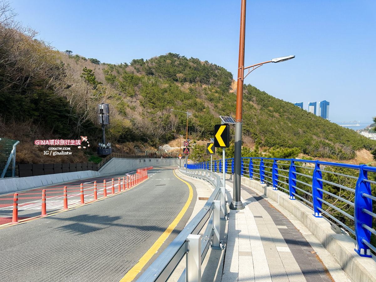 【釜山海景咖啡廳2025】 THRILL ON THE MUG影島咖啡廳菜單、太宗台高空滑索、交通方式 @GINA環球旅行生活