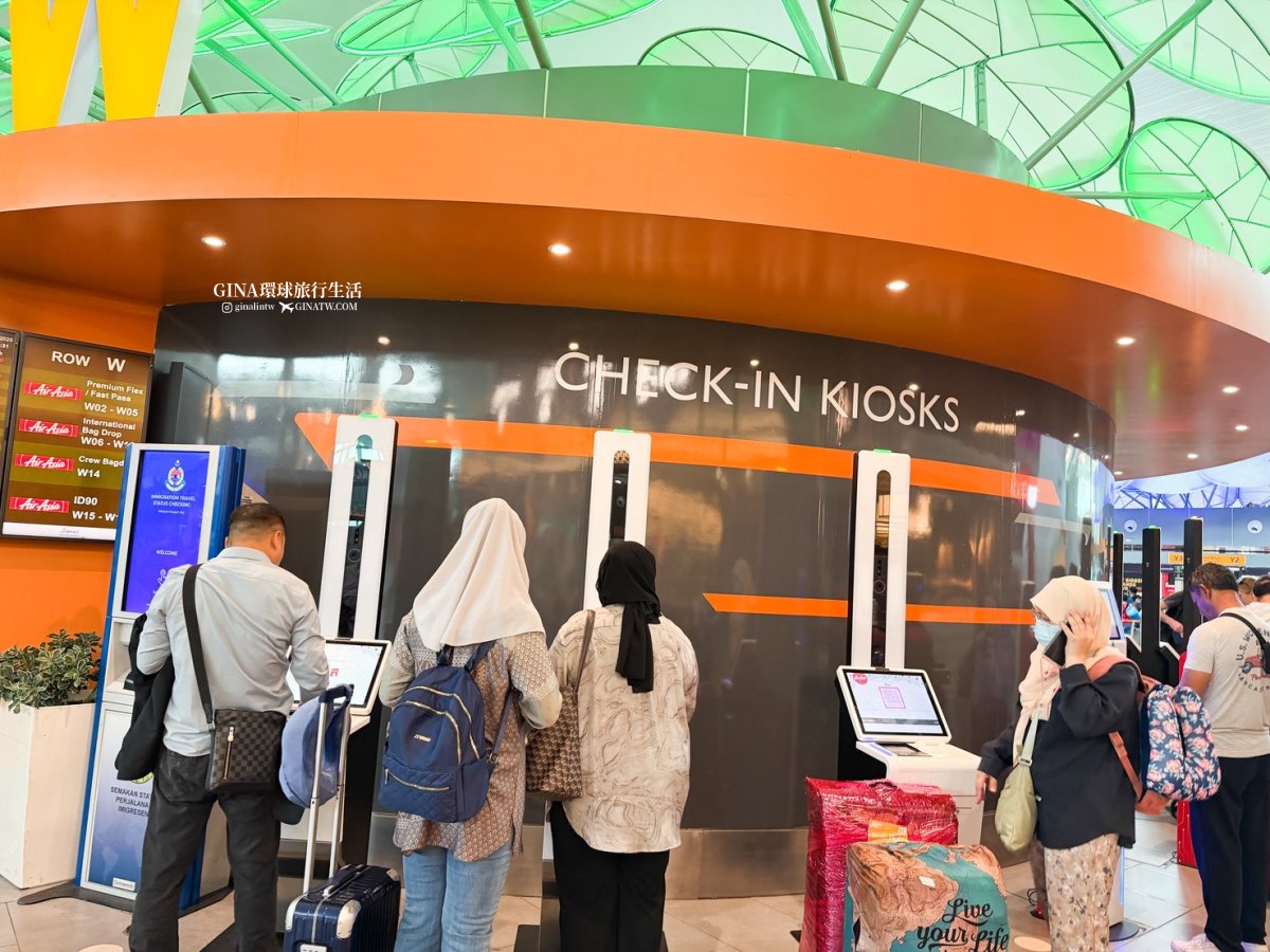 【吉隆坡機場】馬來西亞吉隆坡機場交通、吉隆坡機場快線價格KLIA Ekspres train、吉隆坡換匯、吉隆坡機場計程車、吉隆坡機場美食、霸王茶姬、POTATO CORNER薯條 @GINA環球旅行生活 【吉隆坡機場】馬來西亞吉隆坡機場交通、吉隆坡機場快線價格KLIA Ekspres train、吉隆坡換匯、吉隆坡機場計程車、吉隆坡機場美食、霸王茶姬、POTATO CORNER薯條 @GINA環球旅行生活