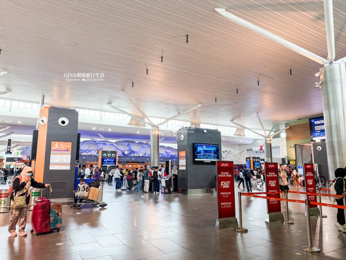 【吉隆坡機場】馬來西亞吉隆坡機場交通、吉隆坡機場快線價格KLIA Ekspres train、吉隆坡換匯、吉隆坡機場計程車、吉隆坡機場美食、霸王茶姬、POTATO CORNER薯條 @GINA環球旅行生活 【吉隆坡機場】馬來西亞吉隆坡機場交通、吉隆坡機場快線價格KLIA Ekspres train、吉隆坡換匯、吉隆坡機場計程車、吉隆坡機場美食、霸王茶姬、POTATO CORNER薯條 @GINA環球旅行生活