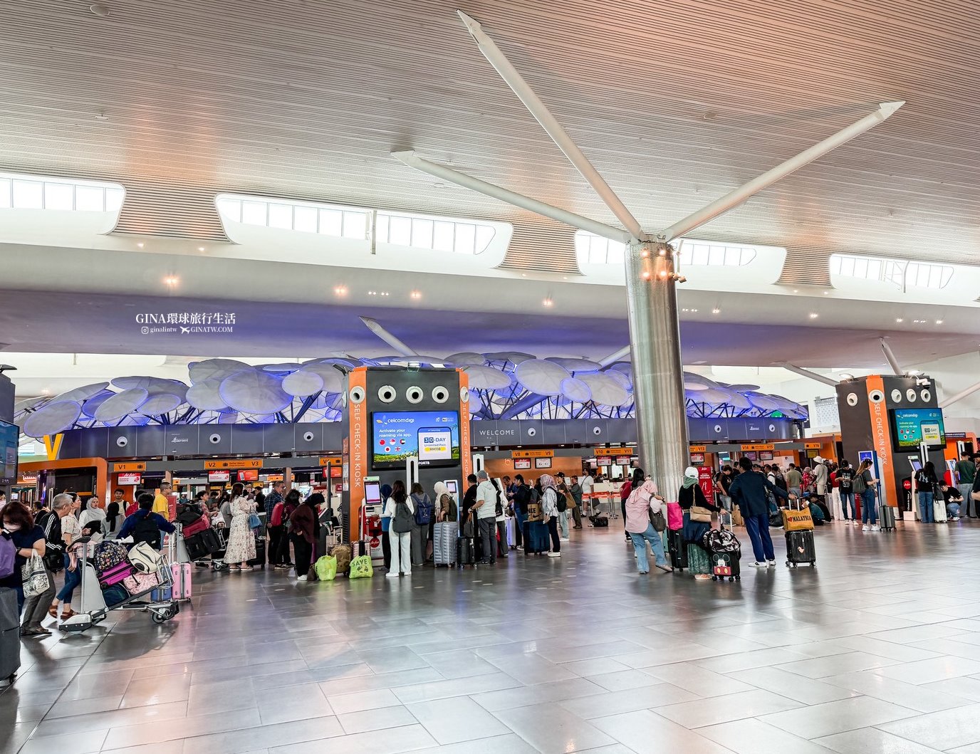 【吉隆坡機場】馬來西亞吉隆坡機場交通、吉隆坡機場快線價格KLIA Ekspres train、吉隆坡換匯、吉隆坡機場計程車、吉隆坡機場美食、霸王茶姬、POTATO CORNER薯條 @GINA環球旅行生活 【吉隆坡機場】馬來西亞吉隆坡機場交通、吉隆坡機場快線價格KLIA Ekspres train、吉隆坡換匯、吉隆坡機場計程車、吉隆坡機場美食、霸王茶姬、POTATO CORNER薯條 @GINA環球旅行生活