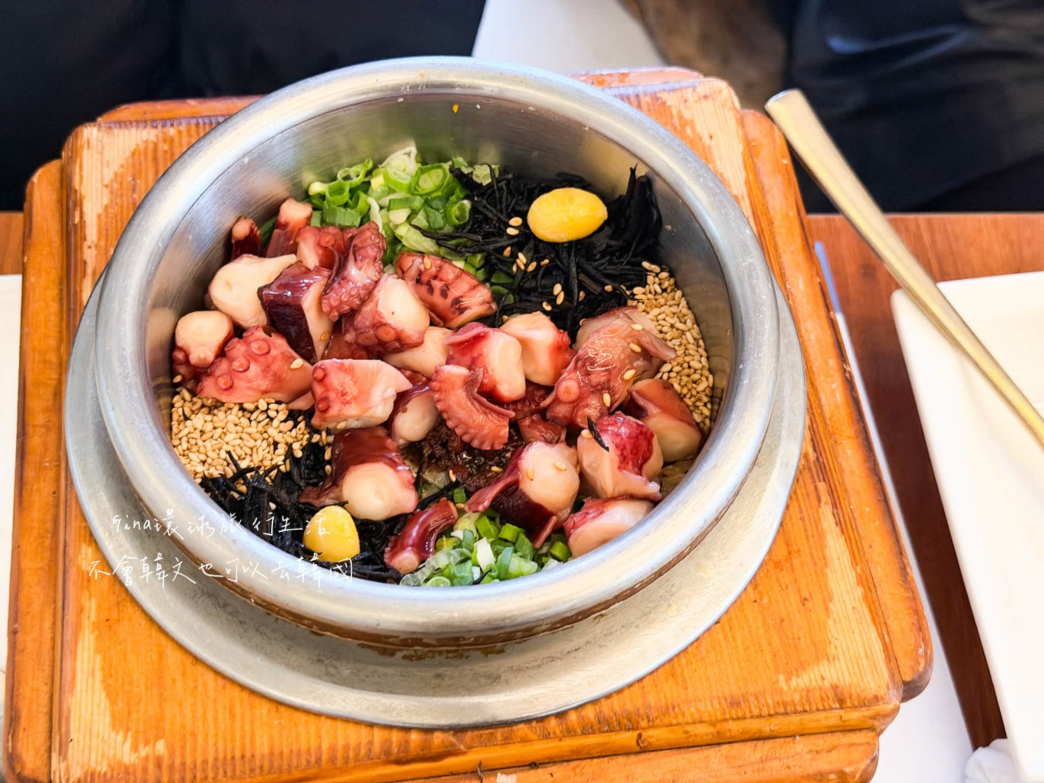 【釜山美食2026】海雲台尾浦站膠囊列車美食 釜飯 海鮮石鍋拌飯、自然島鹽麵包 @GINA環球旅行生活 【釜山美食2026】海雲台尾浦站膠囊列車美食 釜飯 海鮮石鍋拌飯、自然島鹽麵包 @GINA環球旅行生活