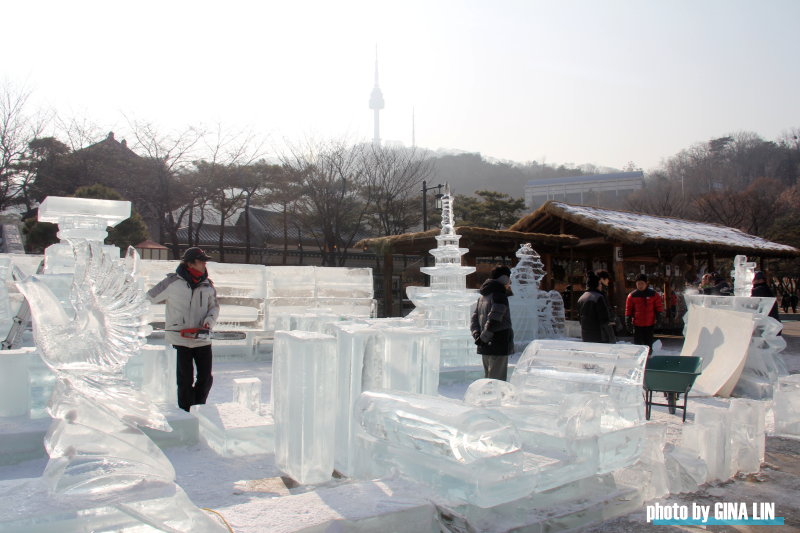 【南山韓屋村】首爾忠武路．冬季戶外冰雕展 @GINA環球旅行生活