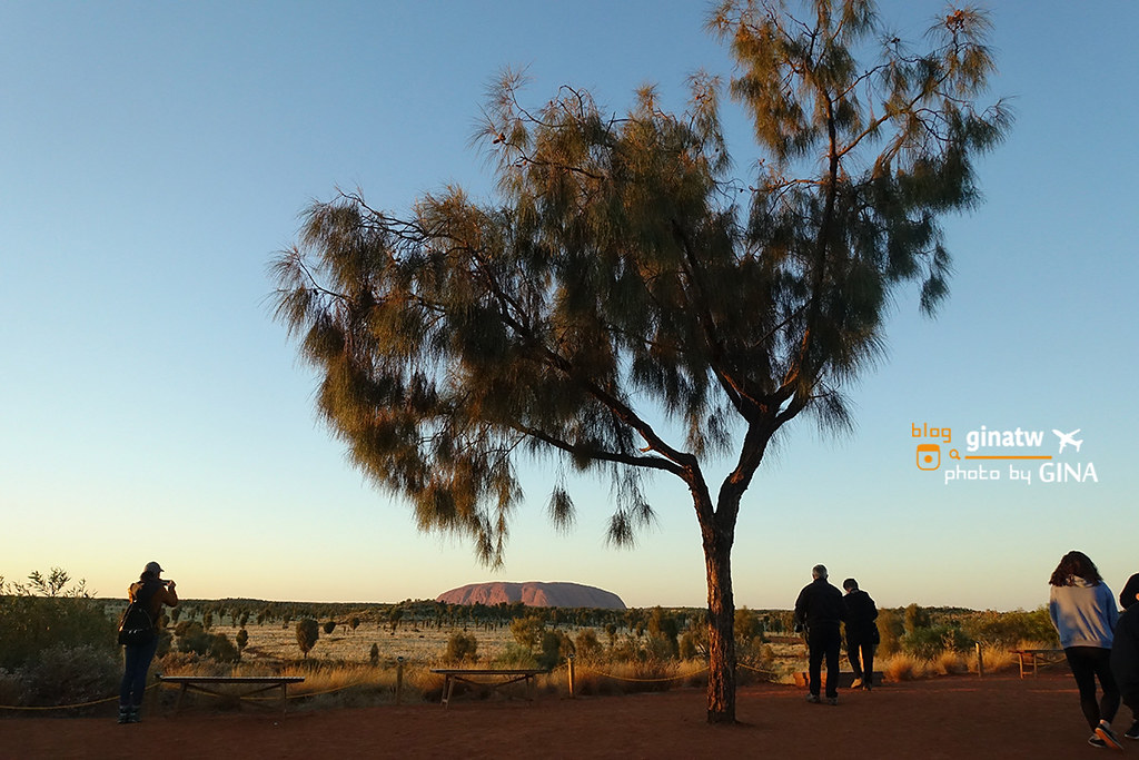【烏魯魯景點】Uluru艾爾斯岩｜2021日出原野燈光展之旅｜我在世界中心，好美好冷！ @GINA環球旅行生活