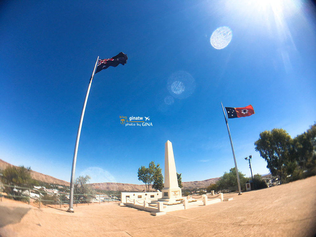 【2023愛麗斯泉景點】澳洲北領地｜安扎克山（Anzac Hill）看景最好的地方｜附Alice Springs Map地圖 @GINA環球旅行生活