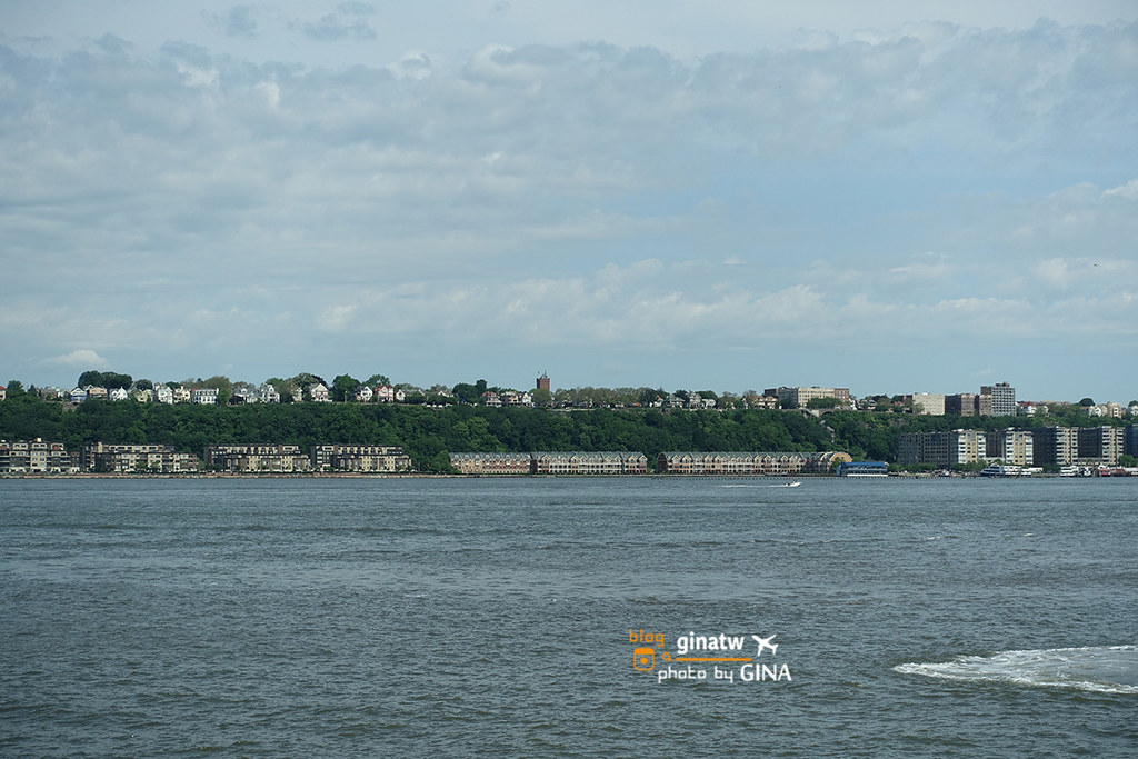 【2023紐約景點】紐約遊船之旅Hornblower 觀光遊船－遠眺自由女神像｜布魯克林、曼哈頓大橋景致盡收眼底（隨上隨下觀光船） @GINA環球旅行生活
