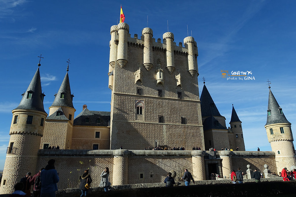 【2022塞哥維亞景點】西班牙城堡｜馬德里來回一日遊｜古羅馬水道橋｜主教座堂｜迪士尼城堡靈感來源 @GINA環球旅行生活
