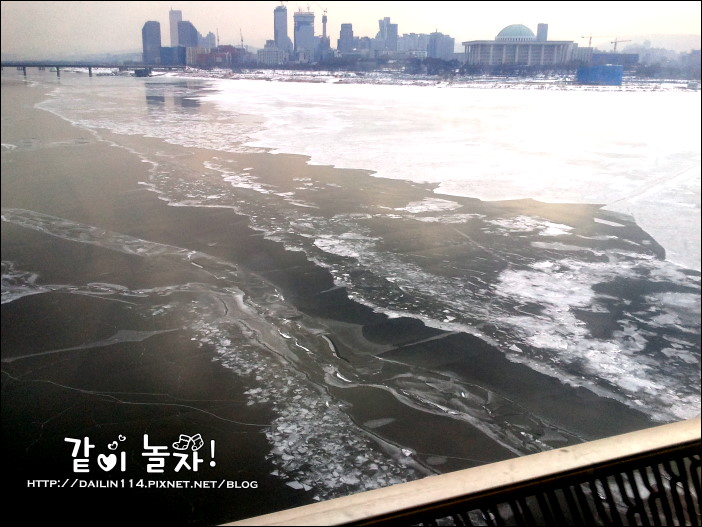 【韓國首爾自由行】漢江한강 出大太陽卻結冰 @GINA環球旅行生活